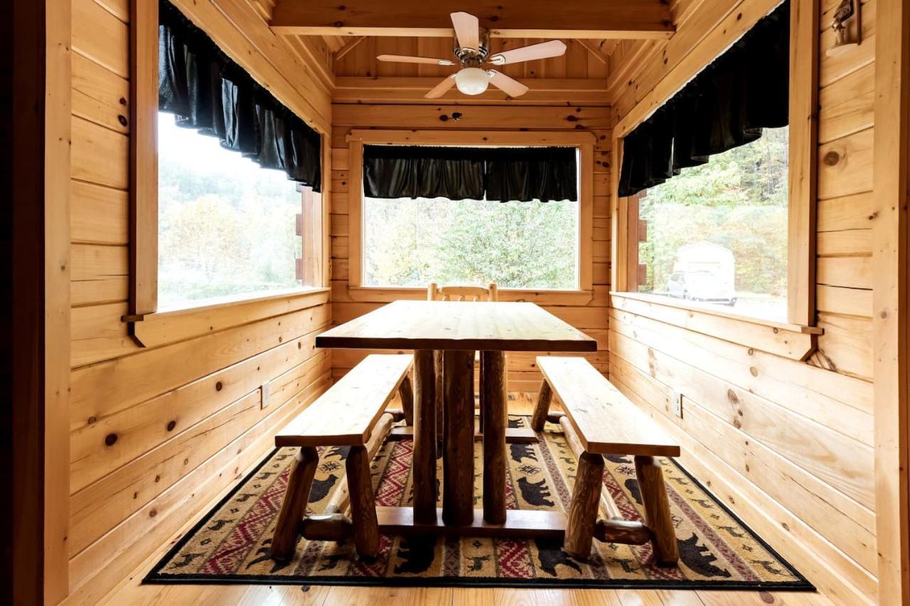 Smoky Mtn Hideaway - Cabin W/ Hot Tub & Pool Table Villa Sevierville Exteriör bild