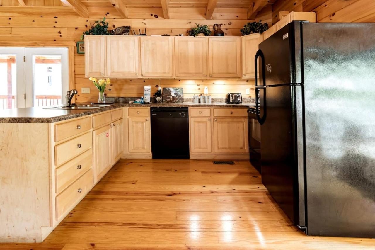 Smoky Mtn Hideaway - Cabin W/ Hot Tub & Pool Table Villa Sevierville Exteriör bild