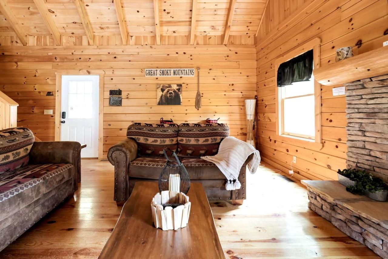 Smoky Mtn Hideaway - Cabin W/ Hot Tub & Pool Table Villa Sevierville Exteriör bild