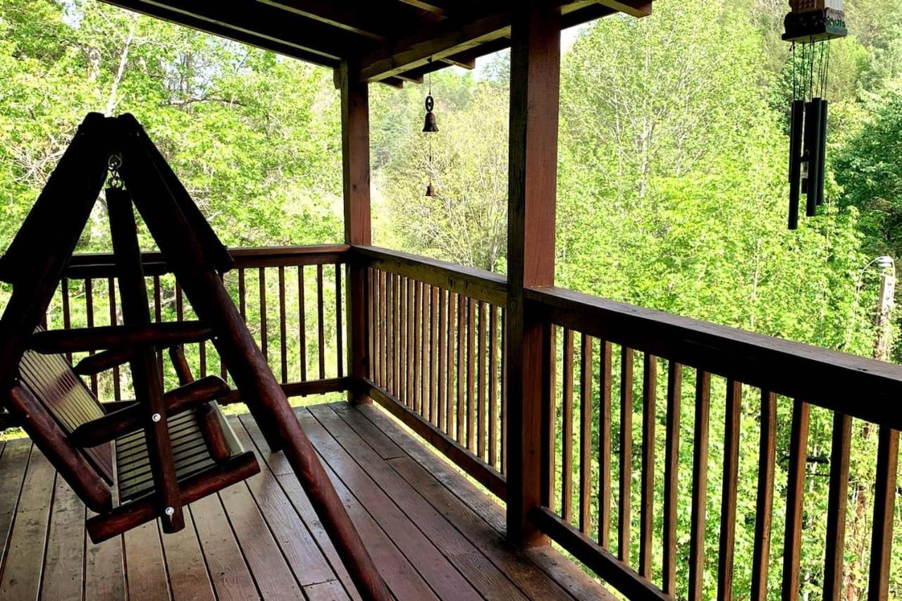 Smoky Mtn Hideaway - Cabin W/ Hot Tub & Pool Table Villa Sevierville Exteriör bild