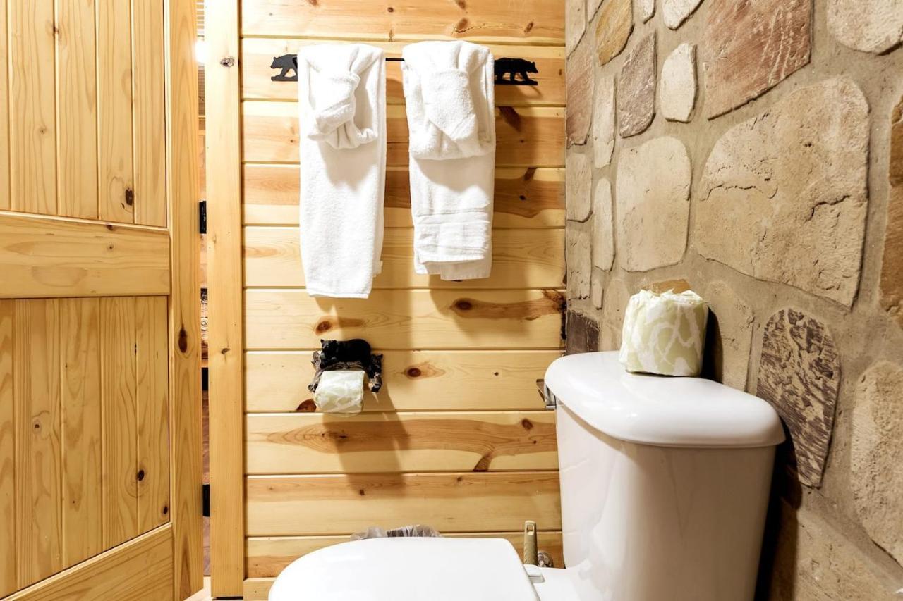 Smoky Mtn Hideaway - Cabin W/ Hot Tub & Pool Table Villa Sevierville Exteriör bild