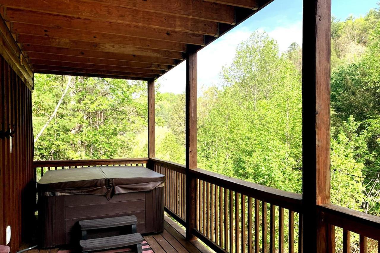 Smoky Mtn Hideaway - Cabin W/ Hot Tub & Pool Table Villa Sevierville Exteriör bild