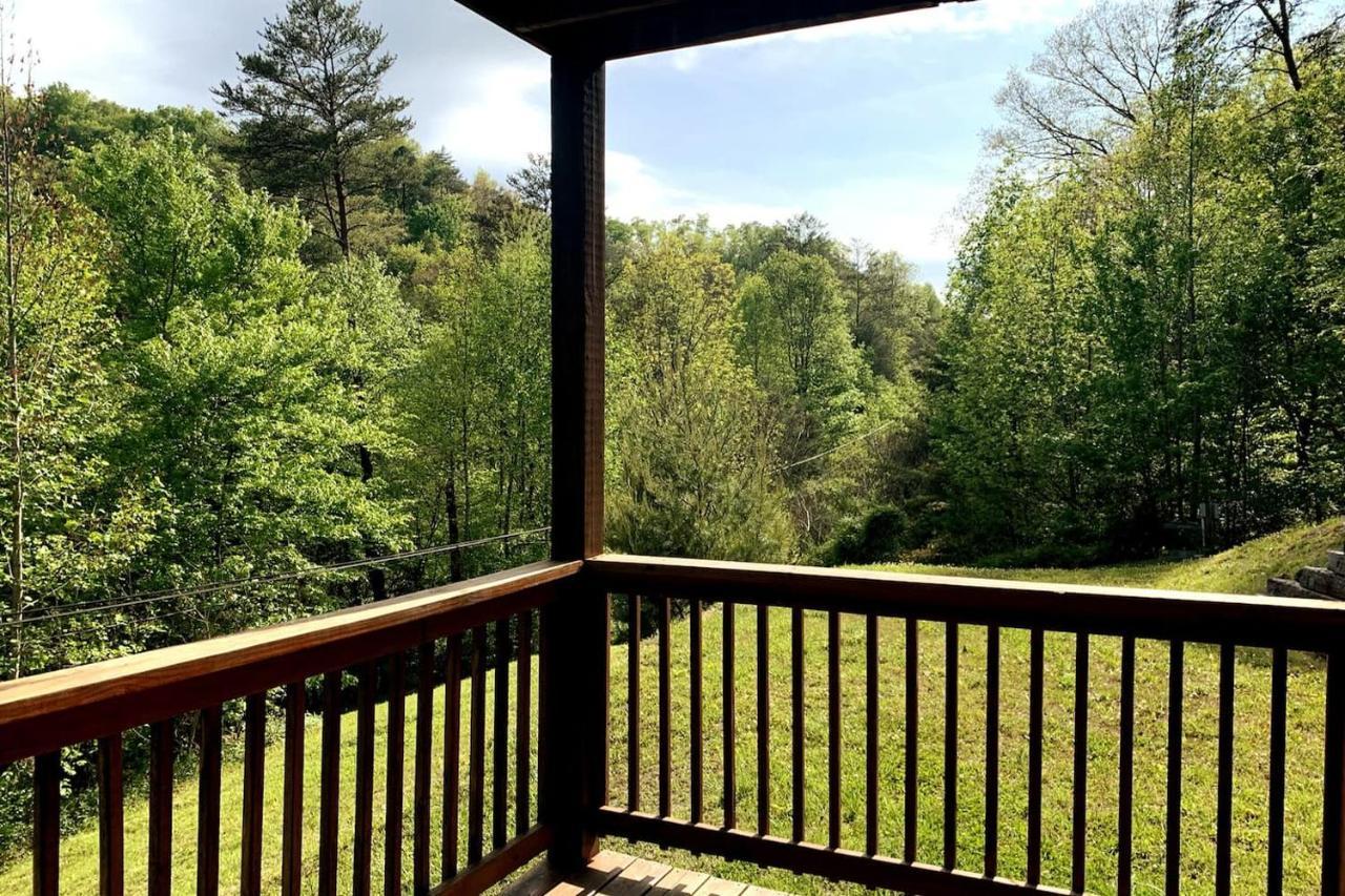 Smoky Mtn Hideaway - Cabin W/ Hot Tub & Pool Table Villa Sevierville Exteriör bild